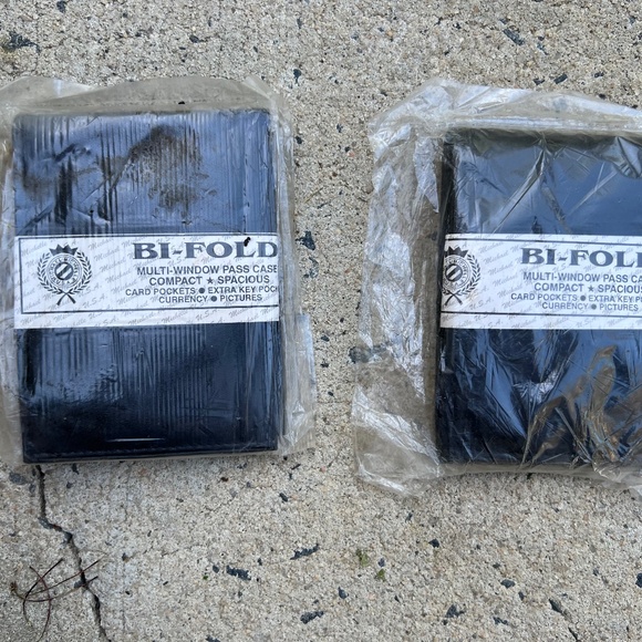 Bifold Card Case - Picture 1 of 1